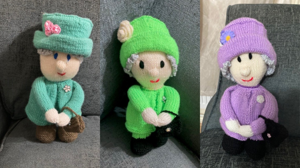 Knitted dolls that look like the late Queen Elizabeth